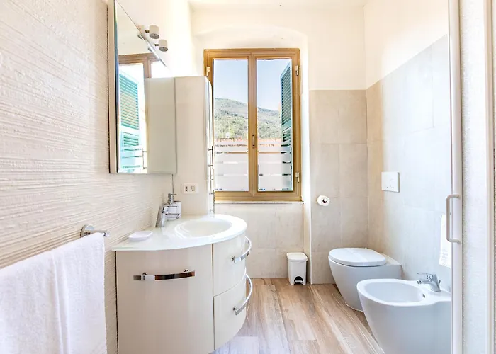 - Parcheggio Gratuito *